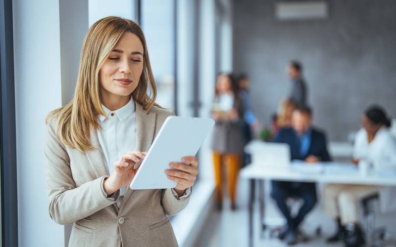 Infinita contracta paucos iungeretur ex